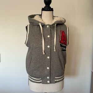 Aeropostale Cream and Gray Varsity Vest Size Large Y2K
